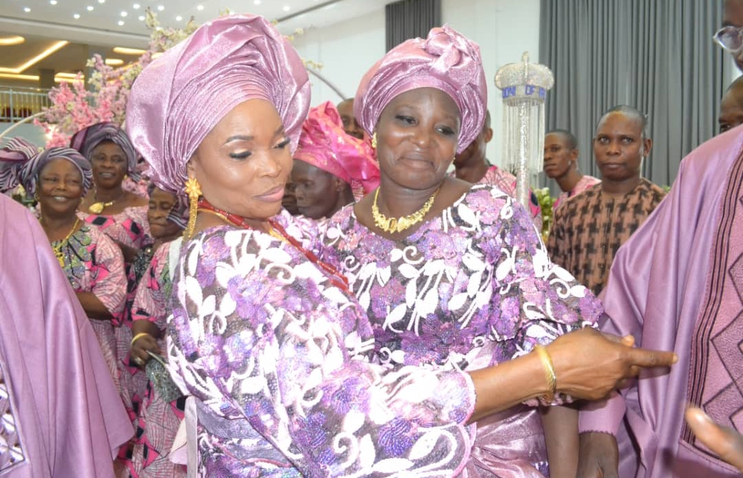 Prince Adeniran Oyebade weds lover, Opeyemi, as he bags Doctor of ...